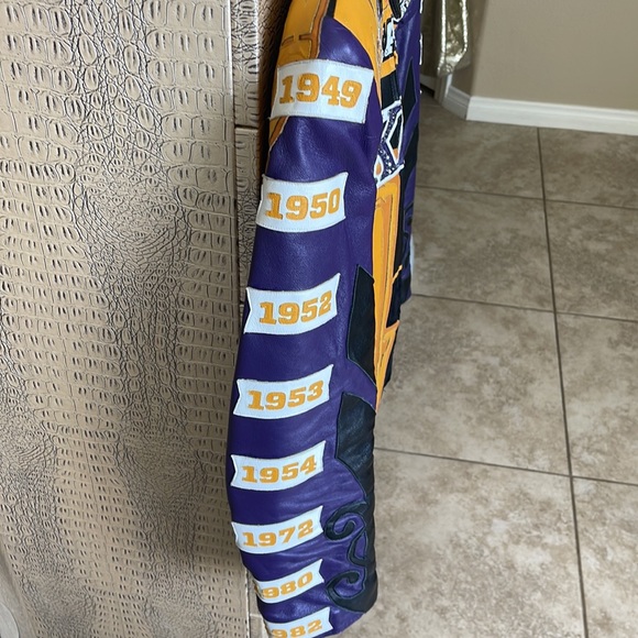 Lakers Leather NBS Championship jacket - Picture 3 of 8